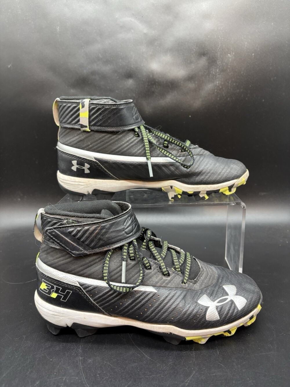 Under Armour Baseball Cleats Harper 3 Mid RM JR Boys Black 3.5Y 3020600-001